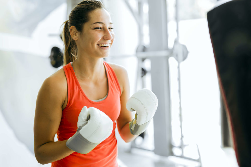 Femme boxe studio