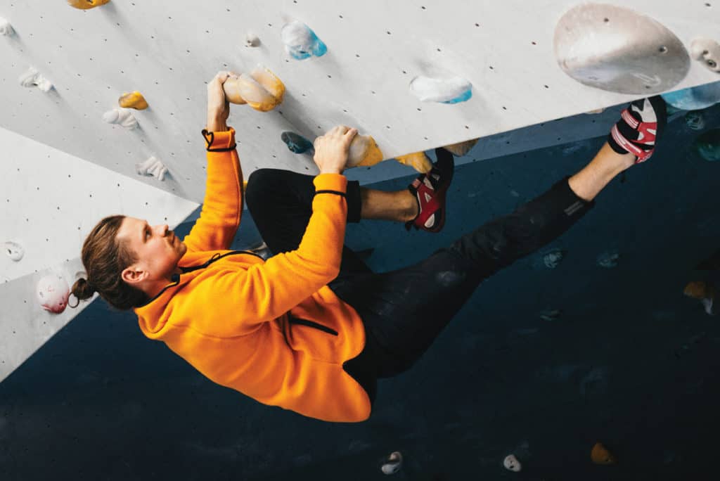 What muscle groups does bouldering train?