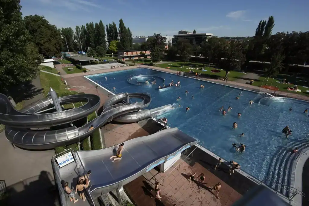 Best outdoor pool in Stuttgart: Inselbad Untertürkheim