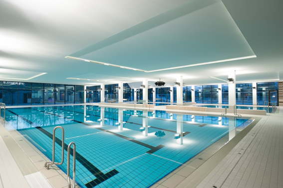 best swimming pool Cologne: Zollstockbad