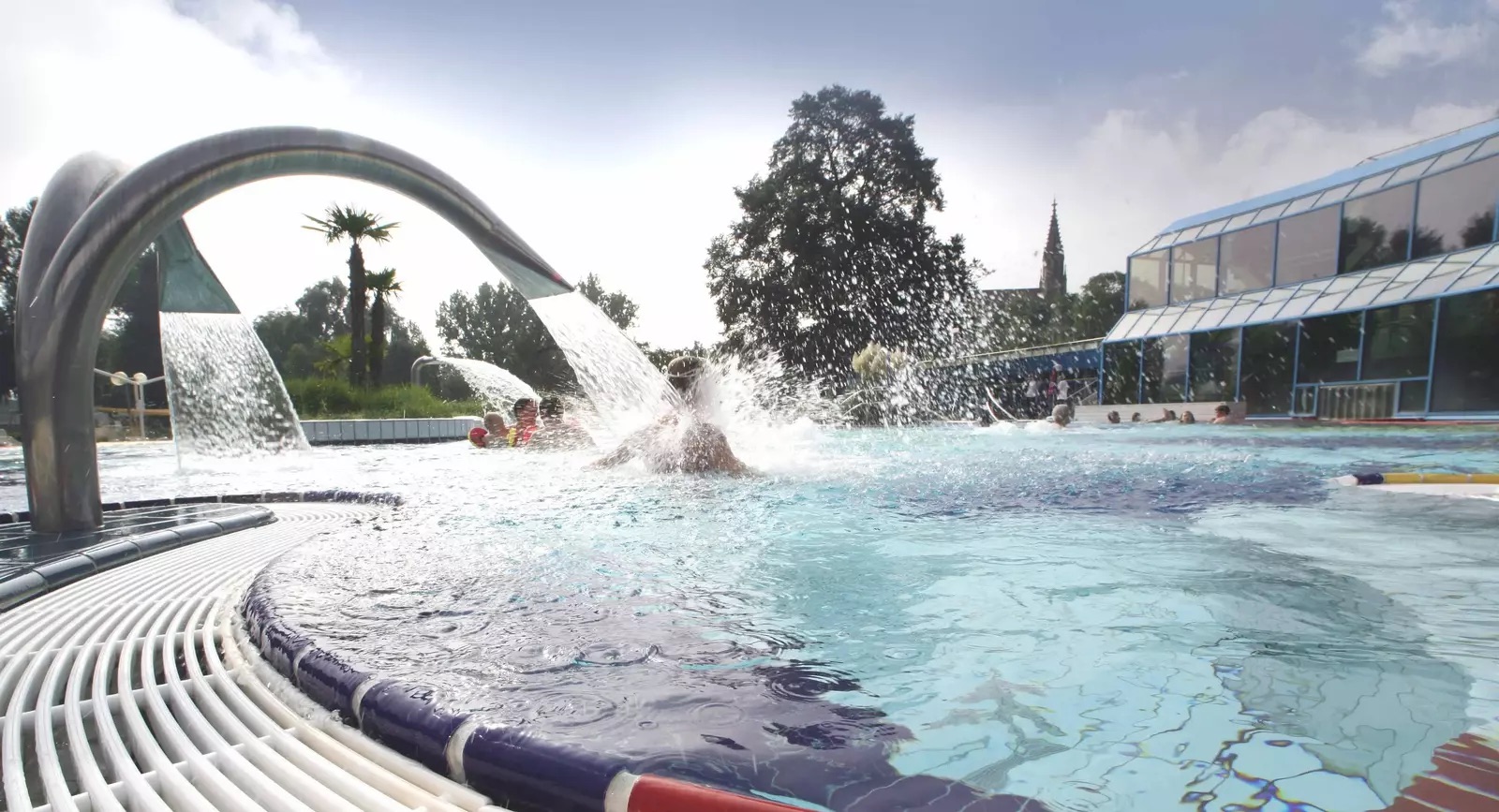 Bestes Schwimmbad Stuttgart: DAS LEUZE