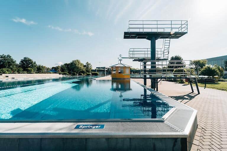 Bestes Freibad Düsseldorf: Rheinbad Freibad