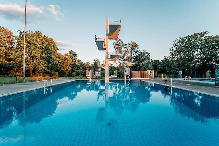 Bestes Freibad Düsseldorf: Freibad Allwetterbad