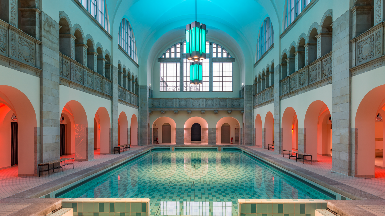 Bestes Schwimmbad Berlin: Stadtbad & Hotel Oderberger