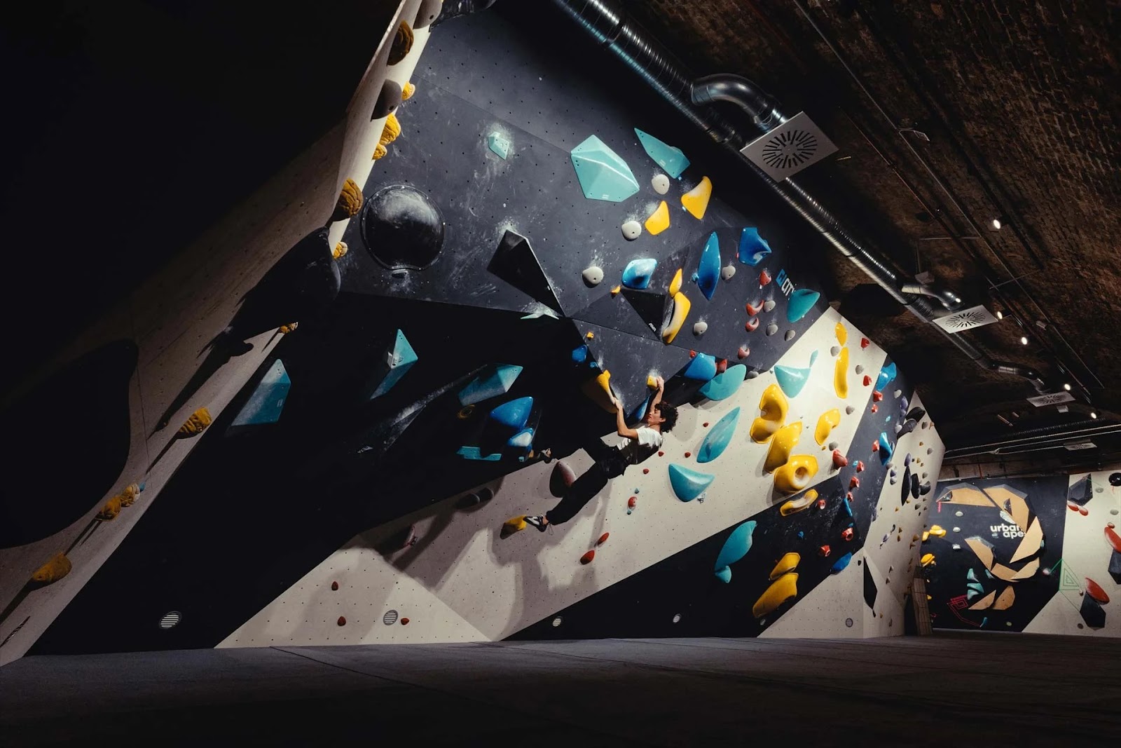 Best Bouldering Gym Berlin urban apes Fhain