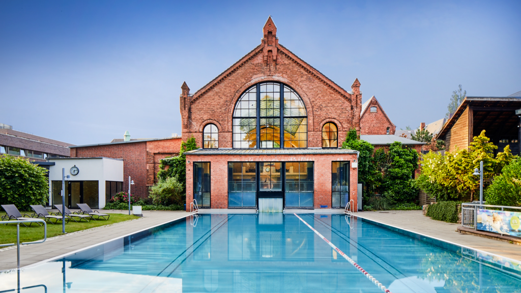 Best Outdoor Pool Hamburg: Bäderland Kaifubad